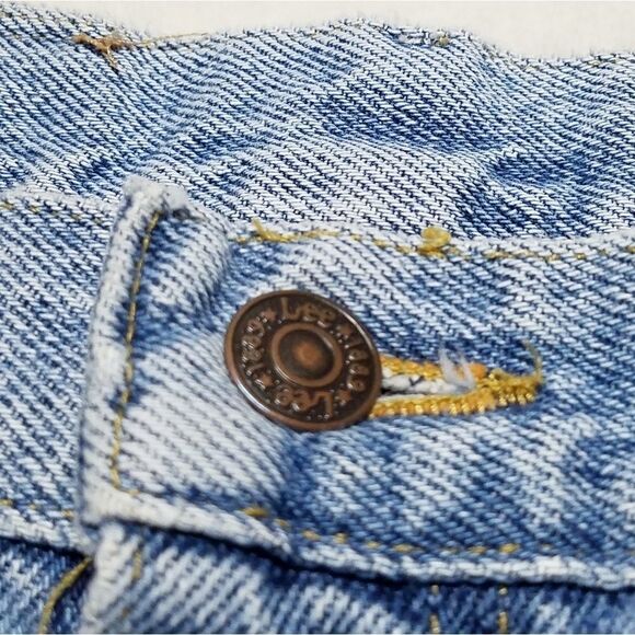 VINTAGE Lee Light Wash Cropped High Rise Jeans - Picture 11 of 12